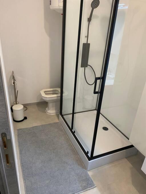 1-E Superbe Appartement Lumineux シャルルロワ エクステリア 写真
