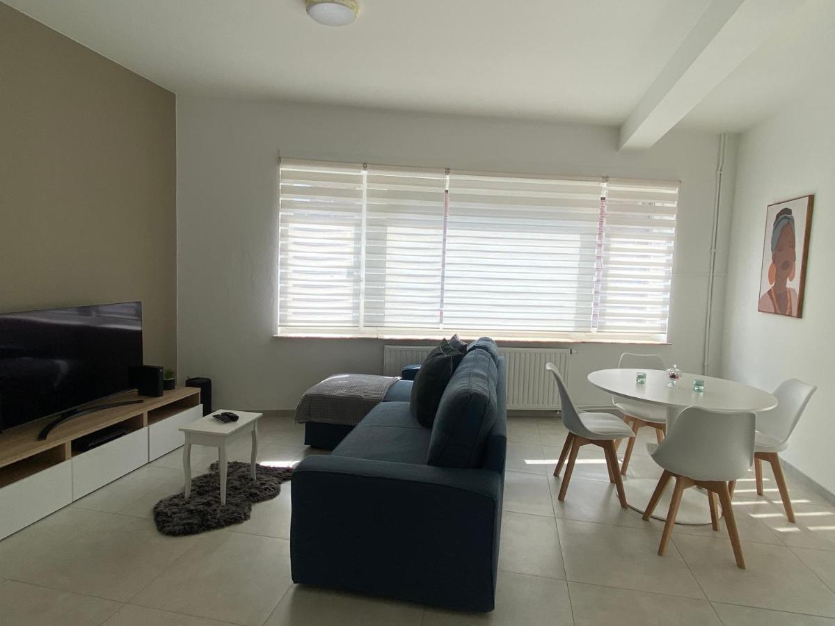 1-E Superbe Appartement Lumineux シャルルロワ エクステリア 写真