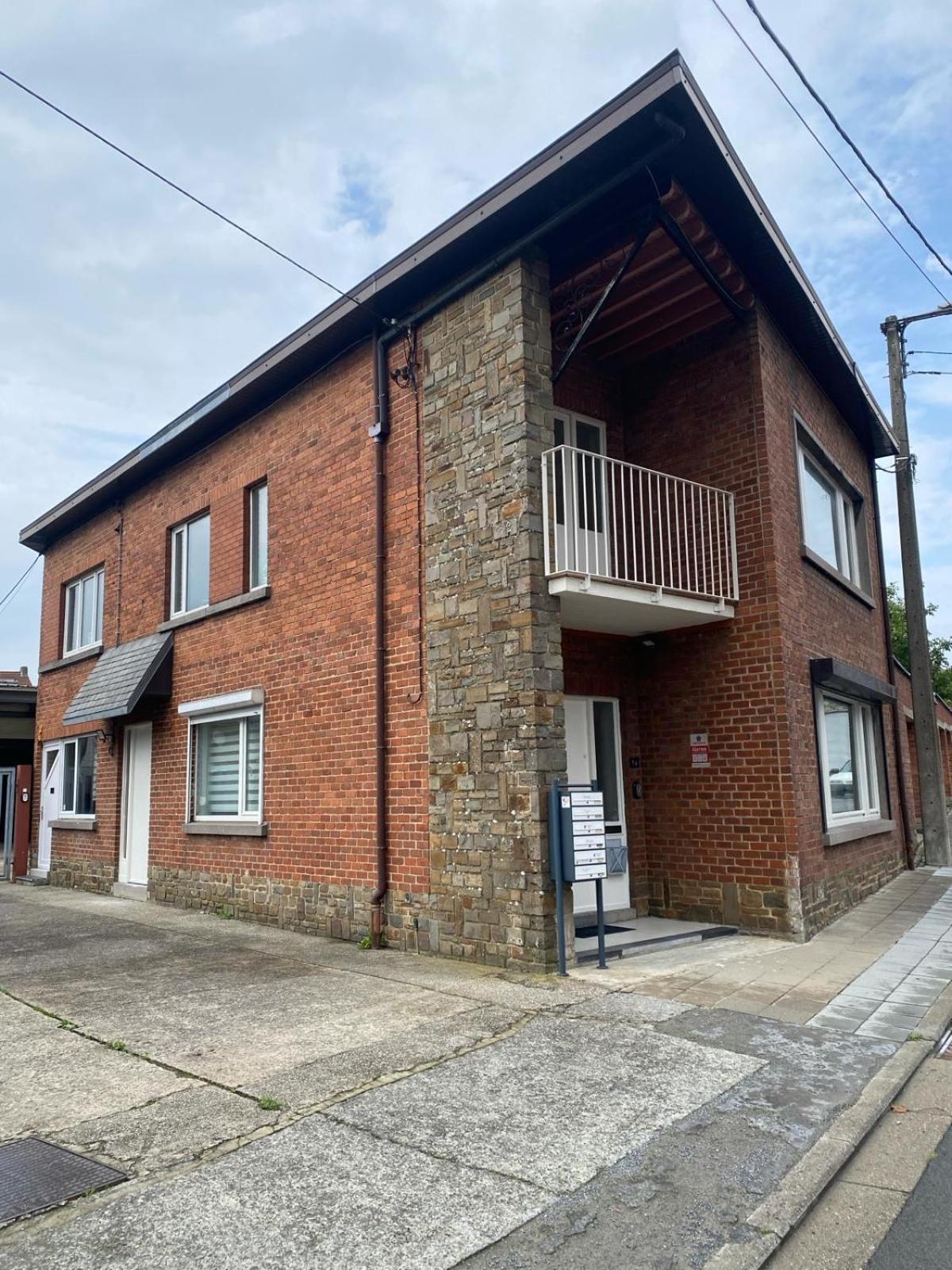1-E Superbe Appartement Lumineux シャルルロワ エクステリア 写真