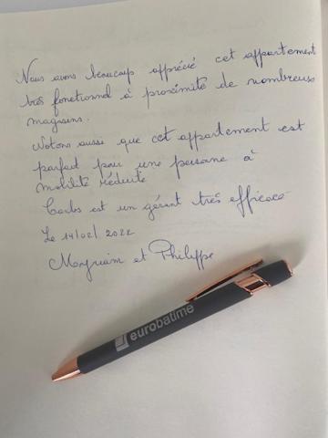 1-E Superbe Appartement Lumineux シャルルロワ エクステリア 写真